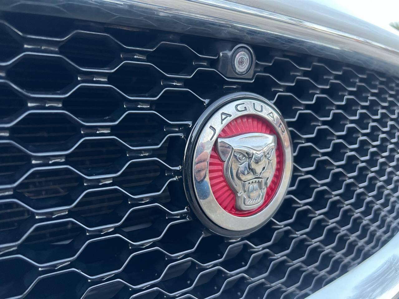 Used Jaguar XE 2015 for sale - 76752657: Photo 85