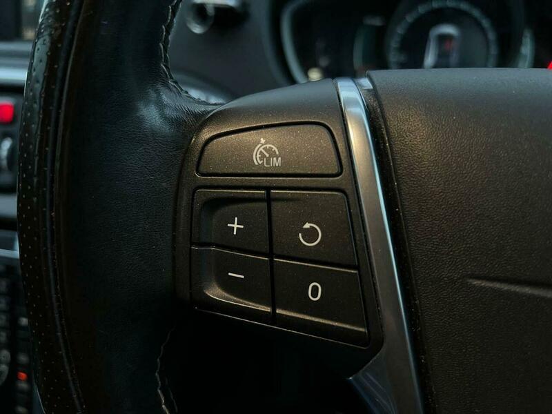 Used Volvo V40 2016 for sale - 77109773: Photo 38