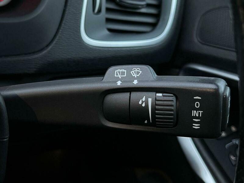 Used Volvo V40 2016 for sale - 77109773: Photo 42