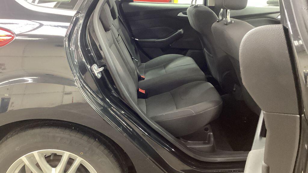 Used Ford Focus 2012 for sale - 76850137: Photo 13