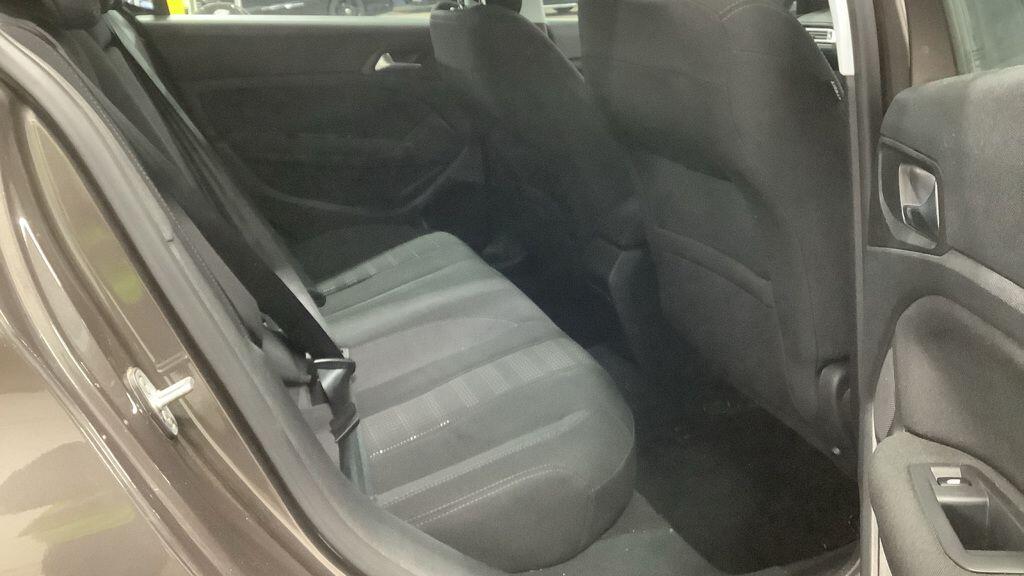 Used Peugeot 308 2015 for sale - 76942685: Photo 11