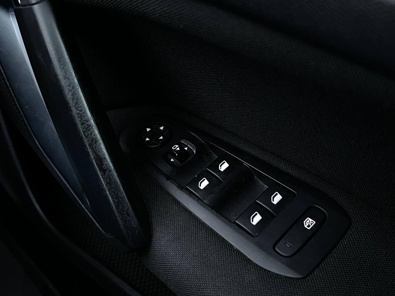 Used Peugeot 308 2015 for sale - 76942685: Photo 43