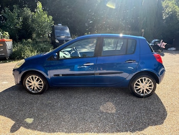 Used Renault Clio 2009 for sale - 79462978: Photo