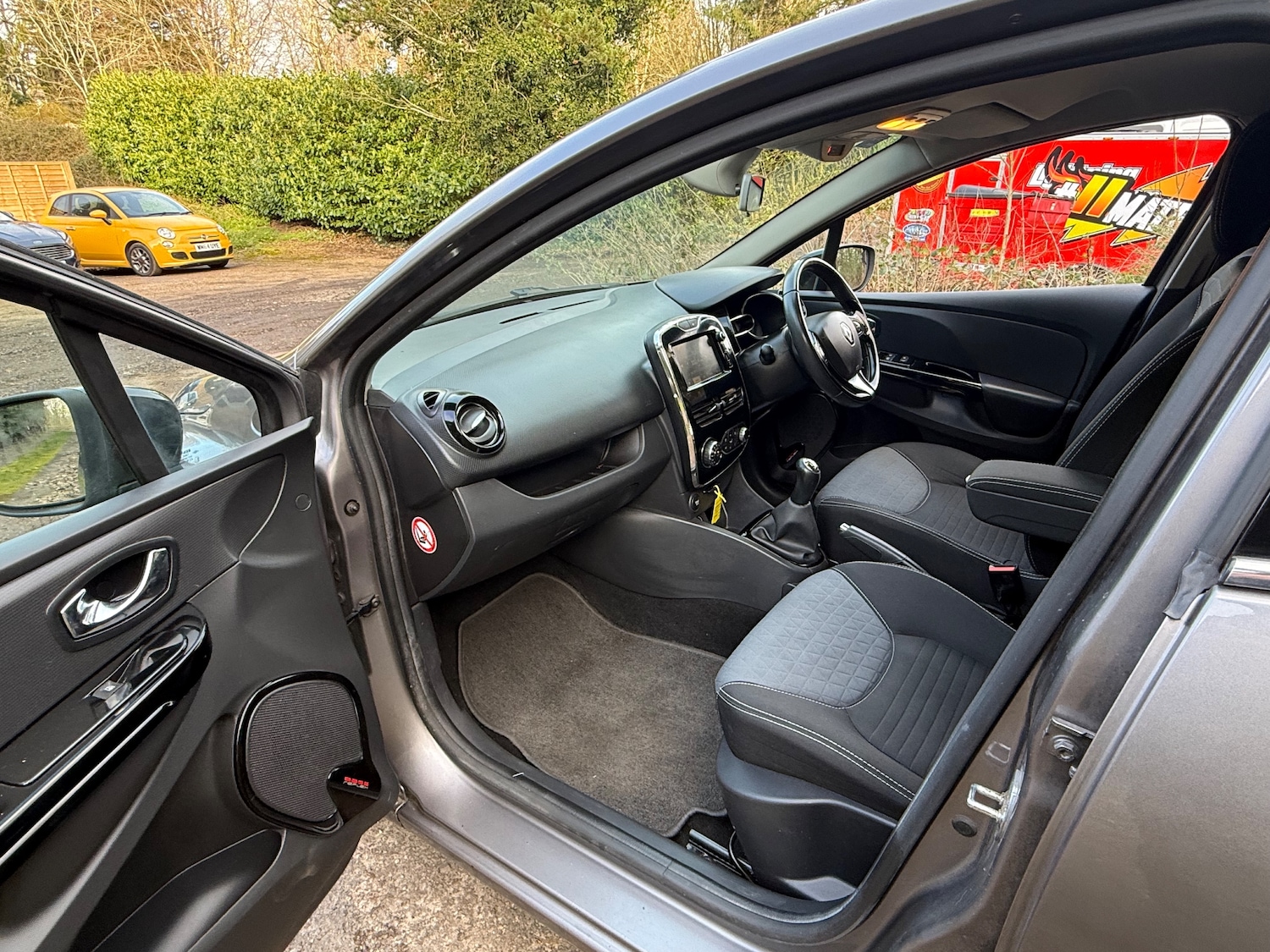 Used Renault Clio 2014 for sale - 77834733: Photo 10