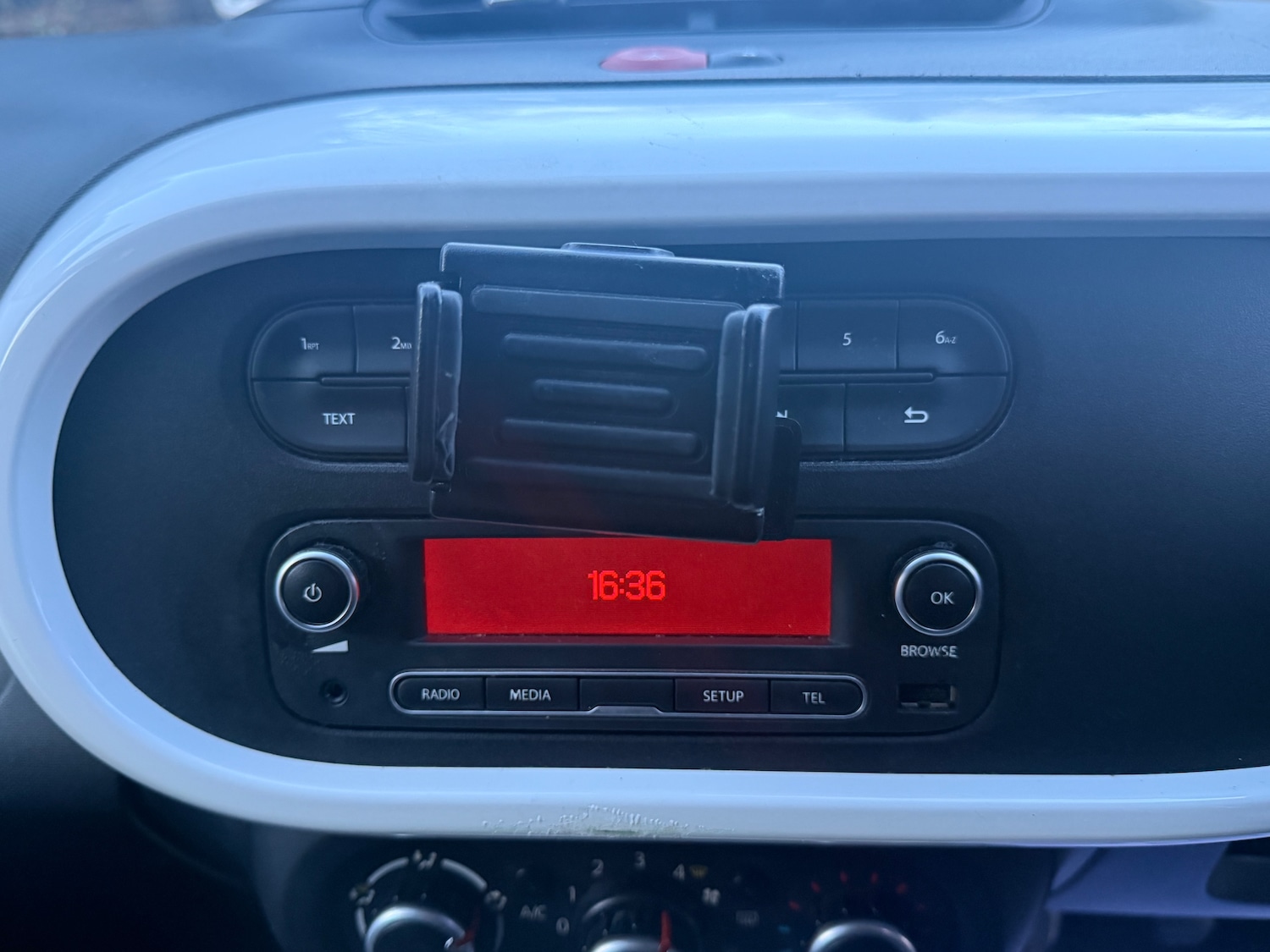 Used Renault Twingo 2015 for sale - 77436349: Photo 15