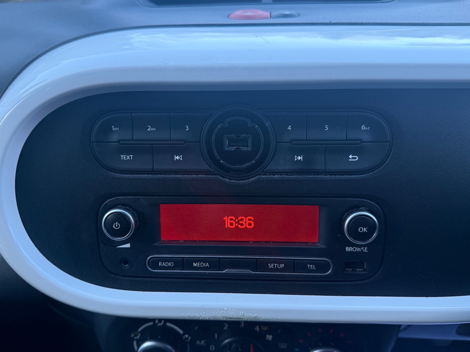 Used Renault Twingo 2015 for sale - 77436349: Photo 16