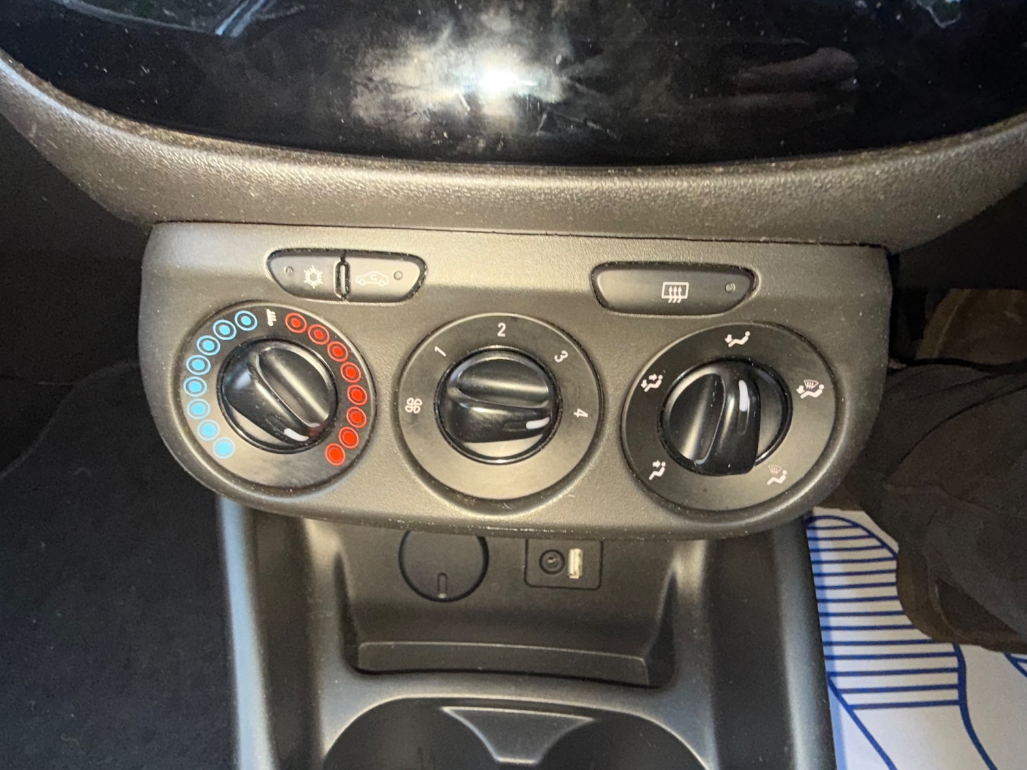 Used Vauxhall Corsa 2015 for sale - 77378286: Photo 15