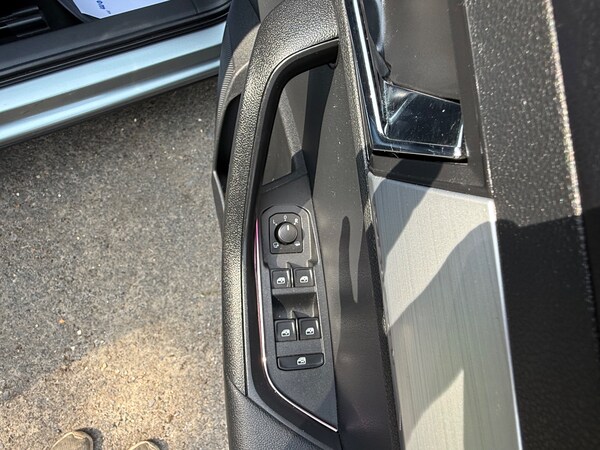 Used Skoda Karoq 2018 for sale - 75618303: Photo 28