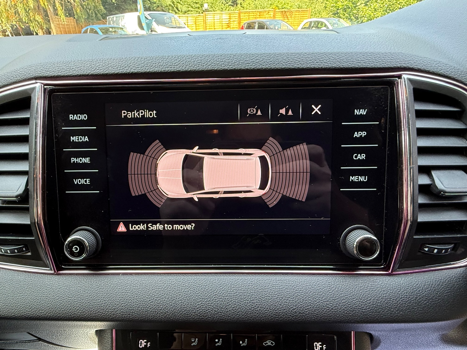 Used Skoda Karoq 2018 for sale - 77110157: Photo 16