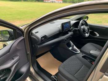 Used Toyota Yaris 2024 for sale - 74745876: Photo