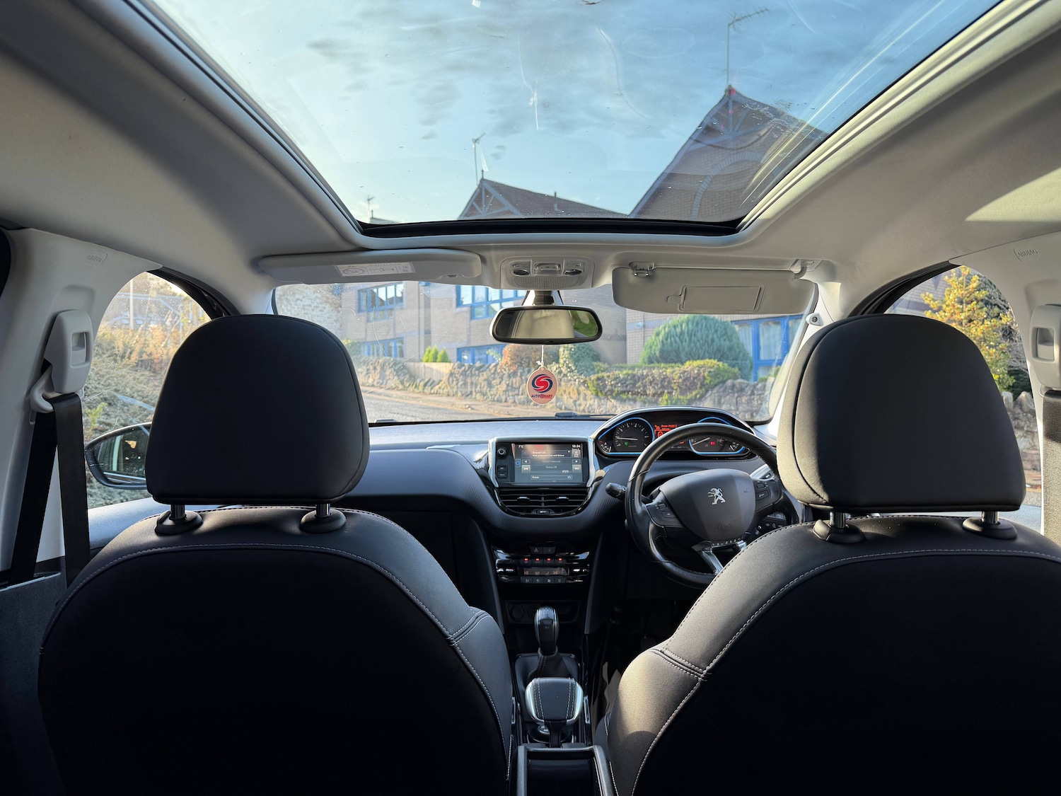 Used Peugeot 2008 2017 for sale - 76723397: Photo 11