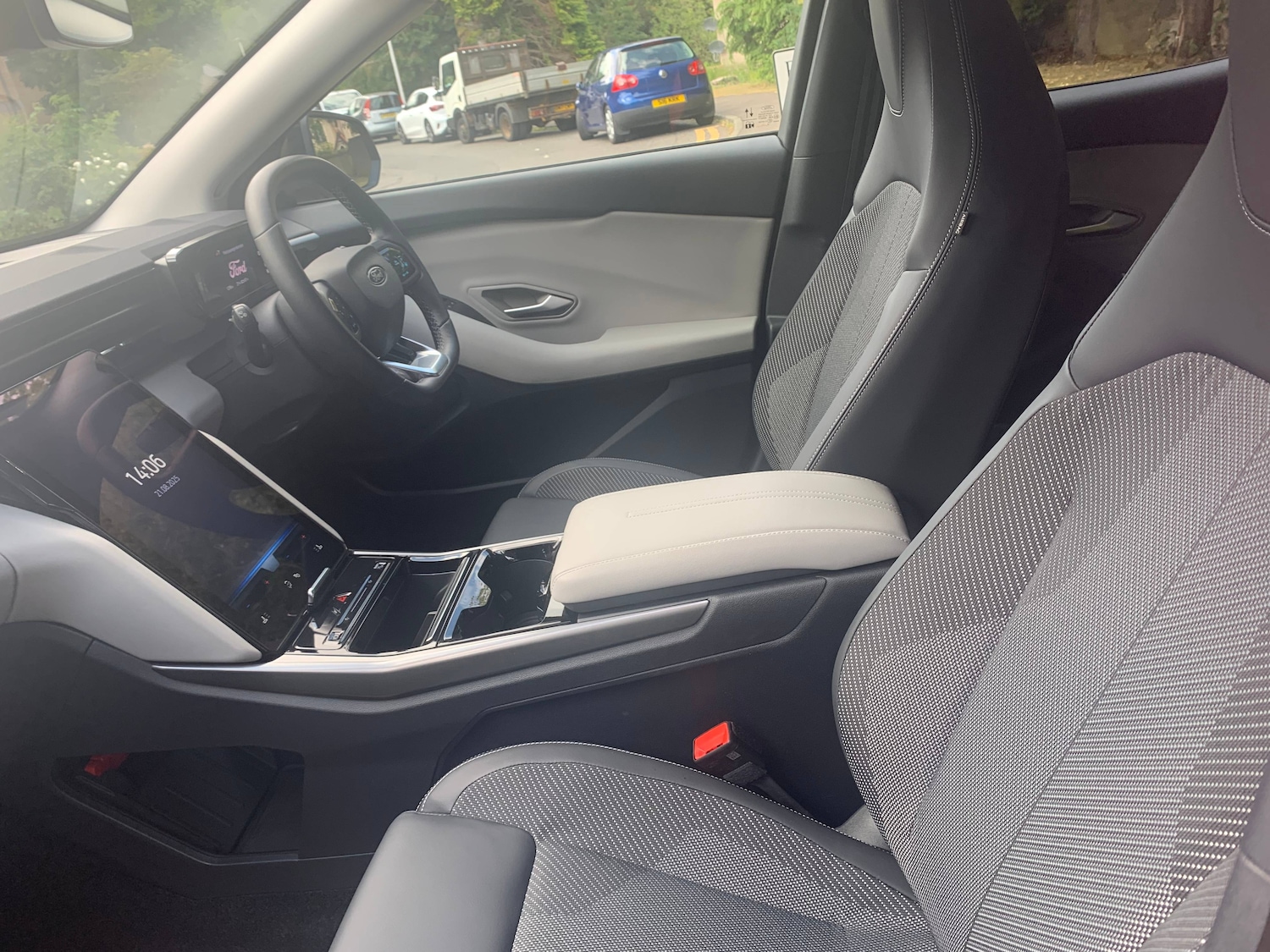 Used Ford Explorer 2024 for sale - 77379483: Photo 30