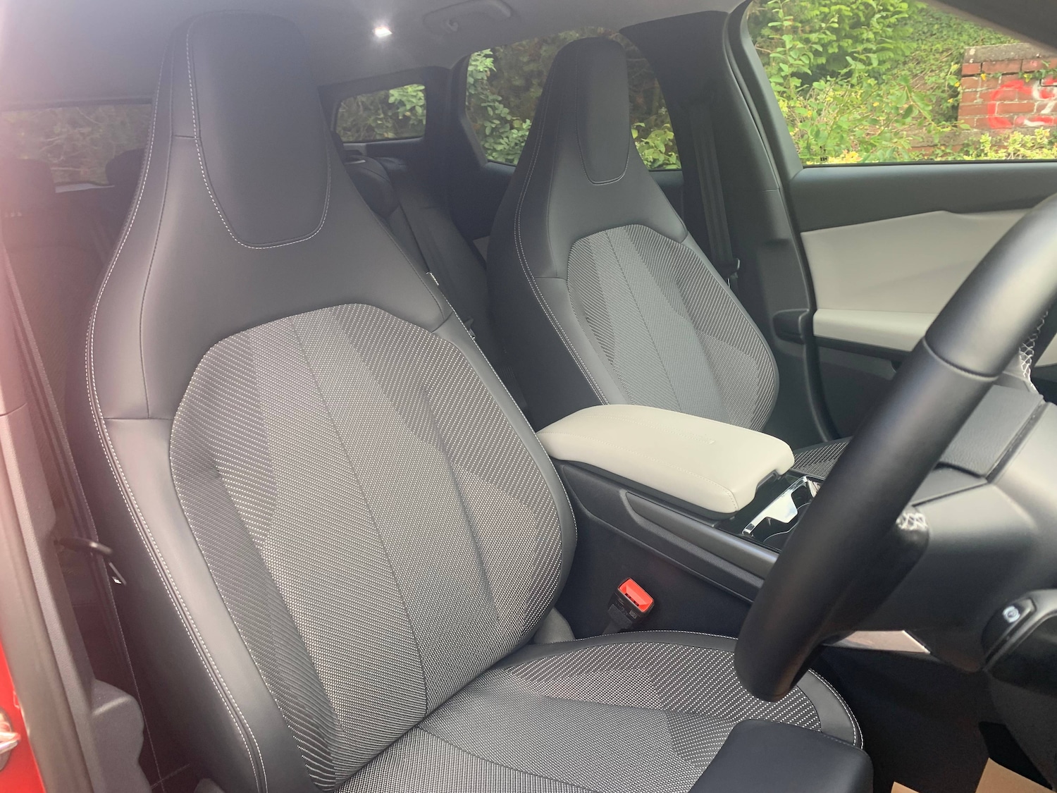 Used Ford Explorer 2024 for sale - 77379483: Photo 4