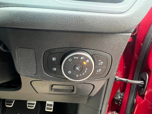 Used Ford Focus 2018 for sale - 76028707: Photo 17