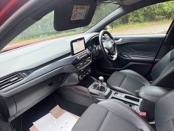 Used Ford Focus 2018 for sale - 76028707: Photo 2