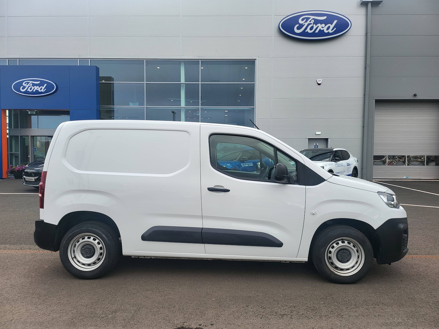 Used Citroen Berlingo 2023 for sale - 76464627: Photo 2