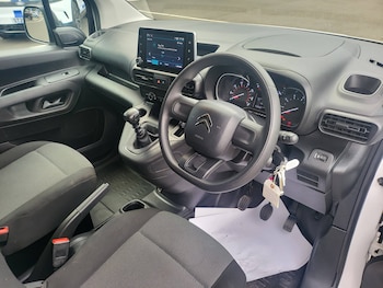 Used Citroen Berlingo 2023 for sale - 76464627: Photo