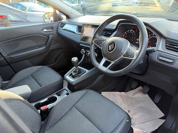 Used Renault Captur 2022 for sale - 76374972: Photo