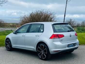 Used Volkswagen Golf 2014 for sale - 74161824: Photo