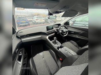 Used Peugeot 3008 2018 for sale - 76866749: Photo