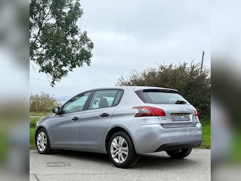 Used Peugeot 308 2017 for sale - 76240503: Photo