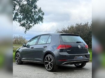 Used Volkswagen Golf 2017 for sale - 76228448: Photo 3