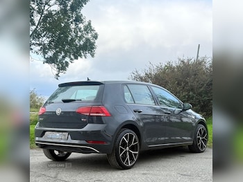 Used Volkswagen Golf 2017 for sale - 76228448: Photo 4