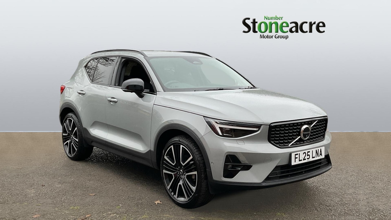 Used Volvo XC40 2025 for sale - 76825160: Photo 1