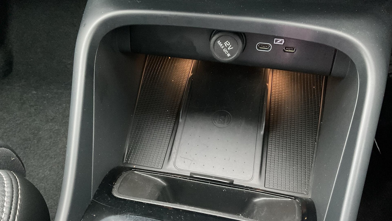 Used Volvo XC40 2025 for sale - 76825160: Photo 15