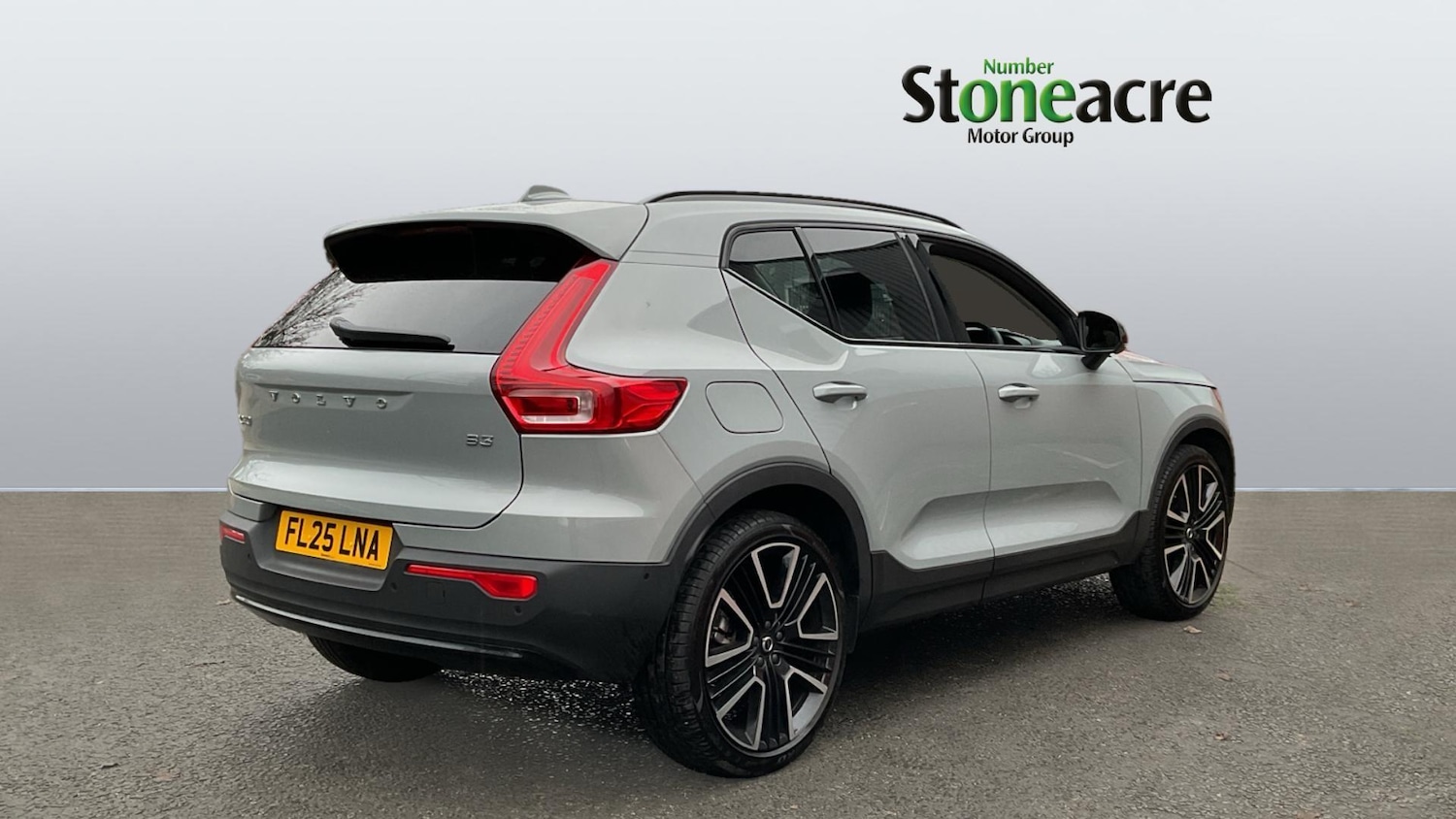 Used Volvo XC40 2025 for sale - 76825160: Photo 2