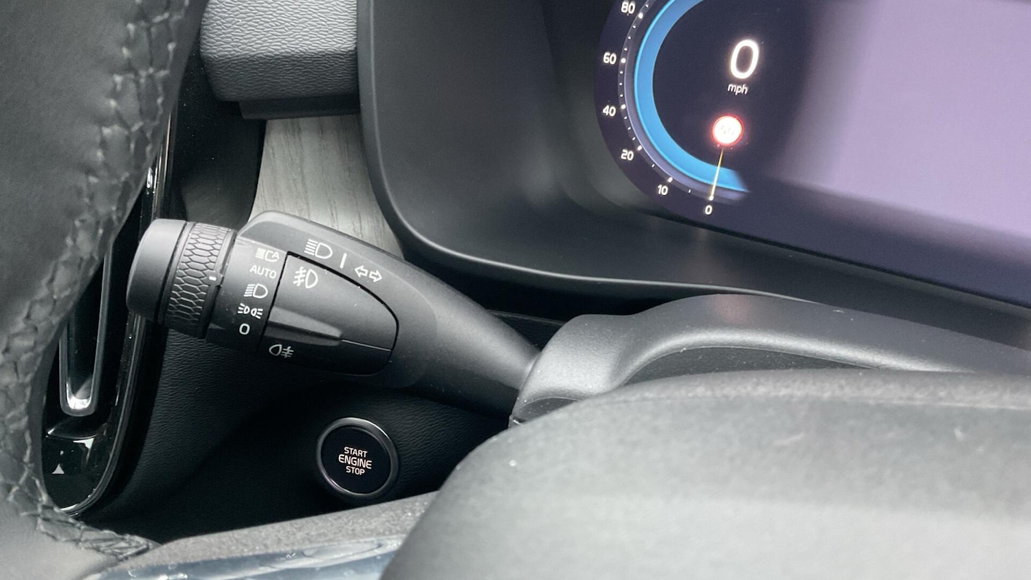 Used Volvo XC40 2025 for sale - 76825160: Photo 21