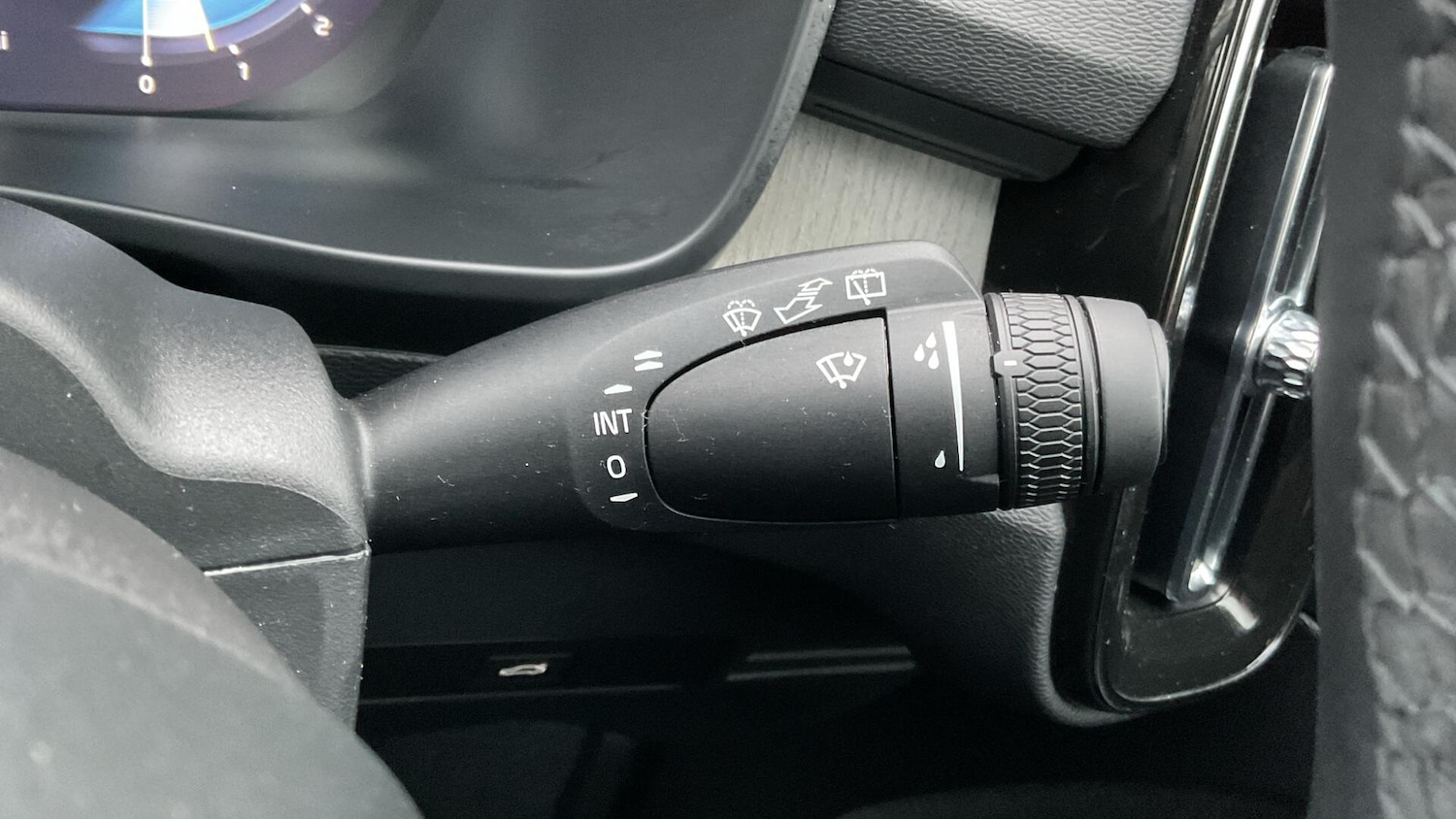 Used Volvo XC40 2025 for sale - 76825160: Photo 24