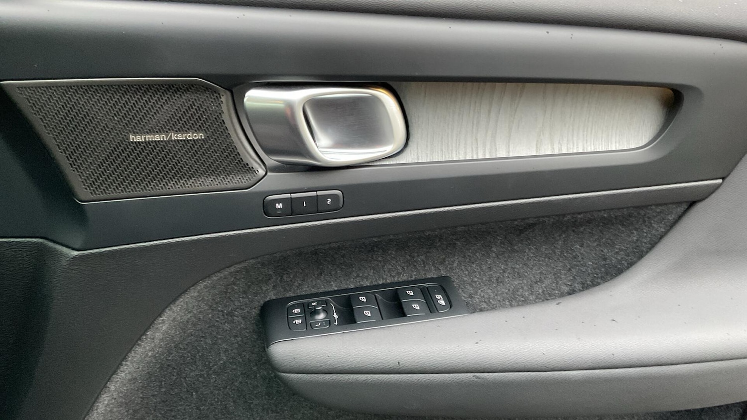 Used Volvo XC40 2025 for sale - 76825160: Photo 30