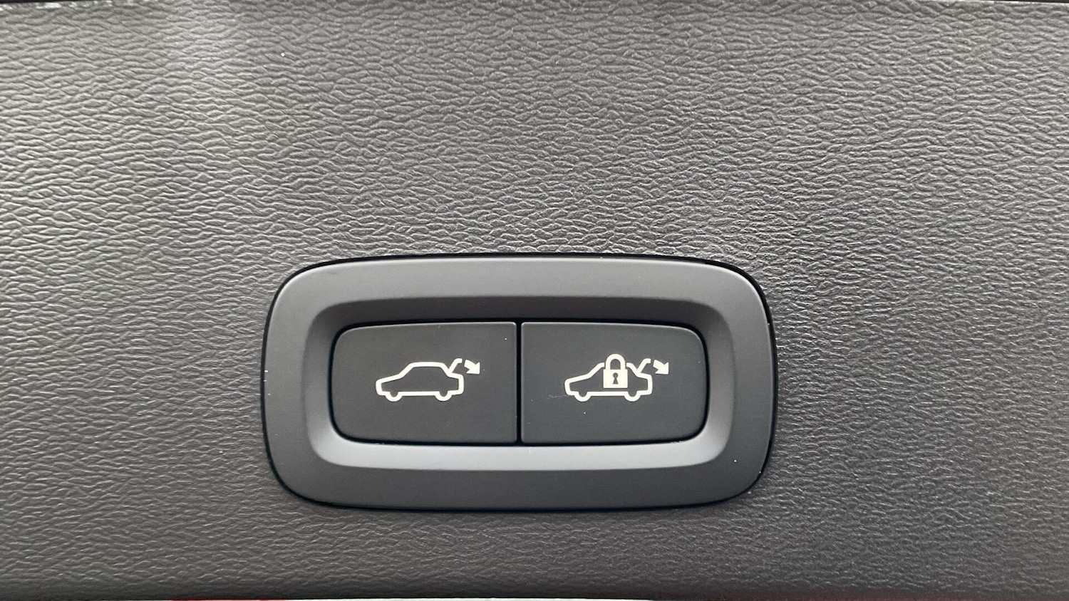 Used Volvo XC40 2025 for sale - 76825160: Photo 36