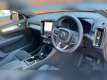 Used Volvo XC40 2026 for sale - 79061612: Photo