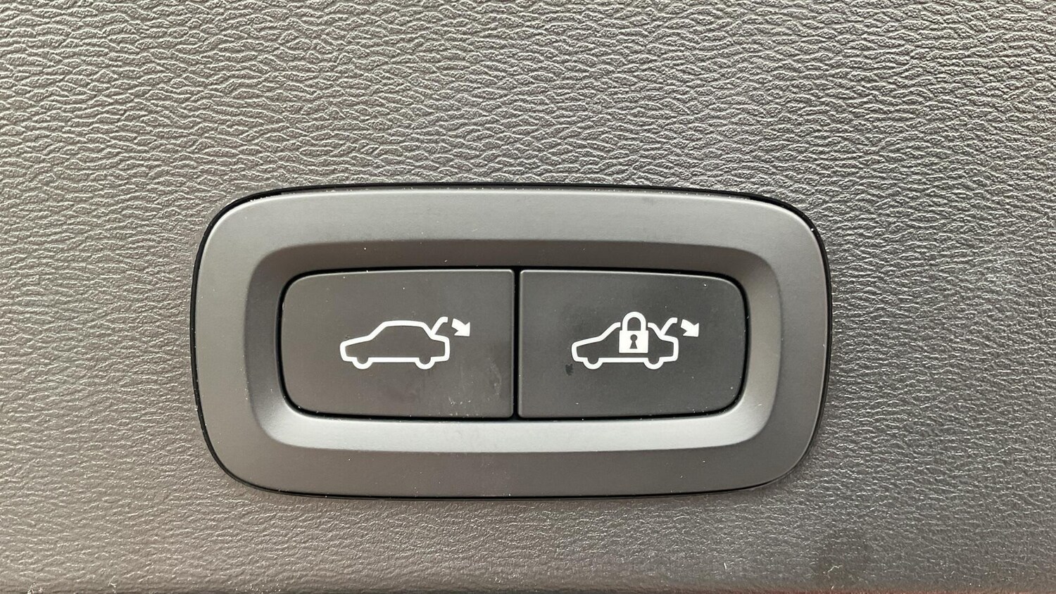 Used Volvo XC40 2021 for sale - 78007301: Photo 35