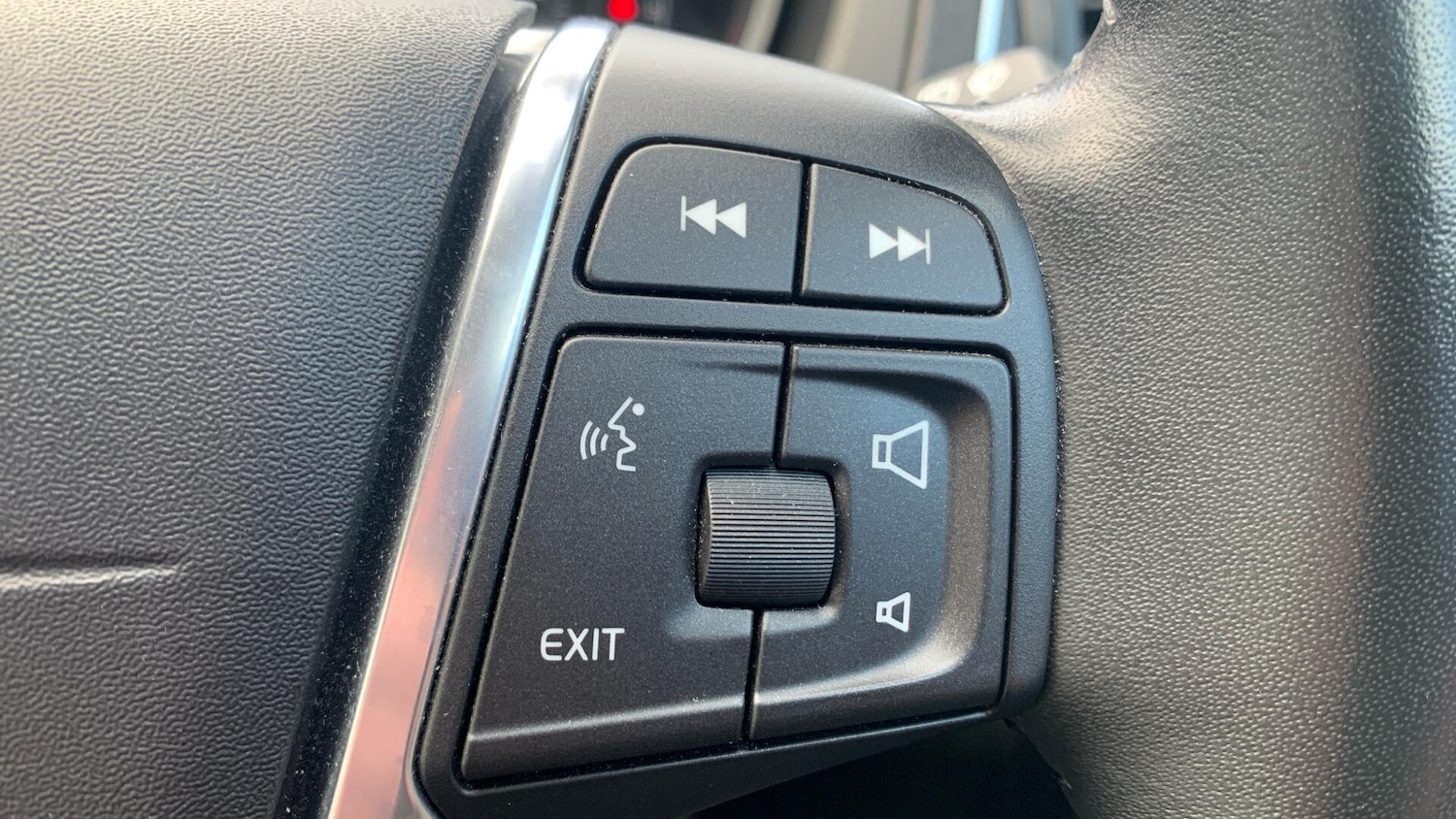 Used Volvo V40 2016 for sale - 78085961: Photo 22