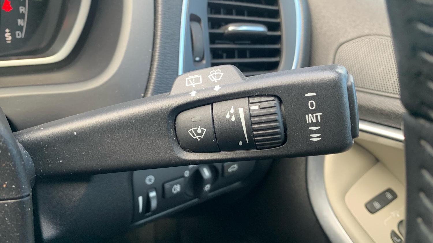 Used Volvo V40 2016 for sale - 78085961: Photo 23