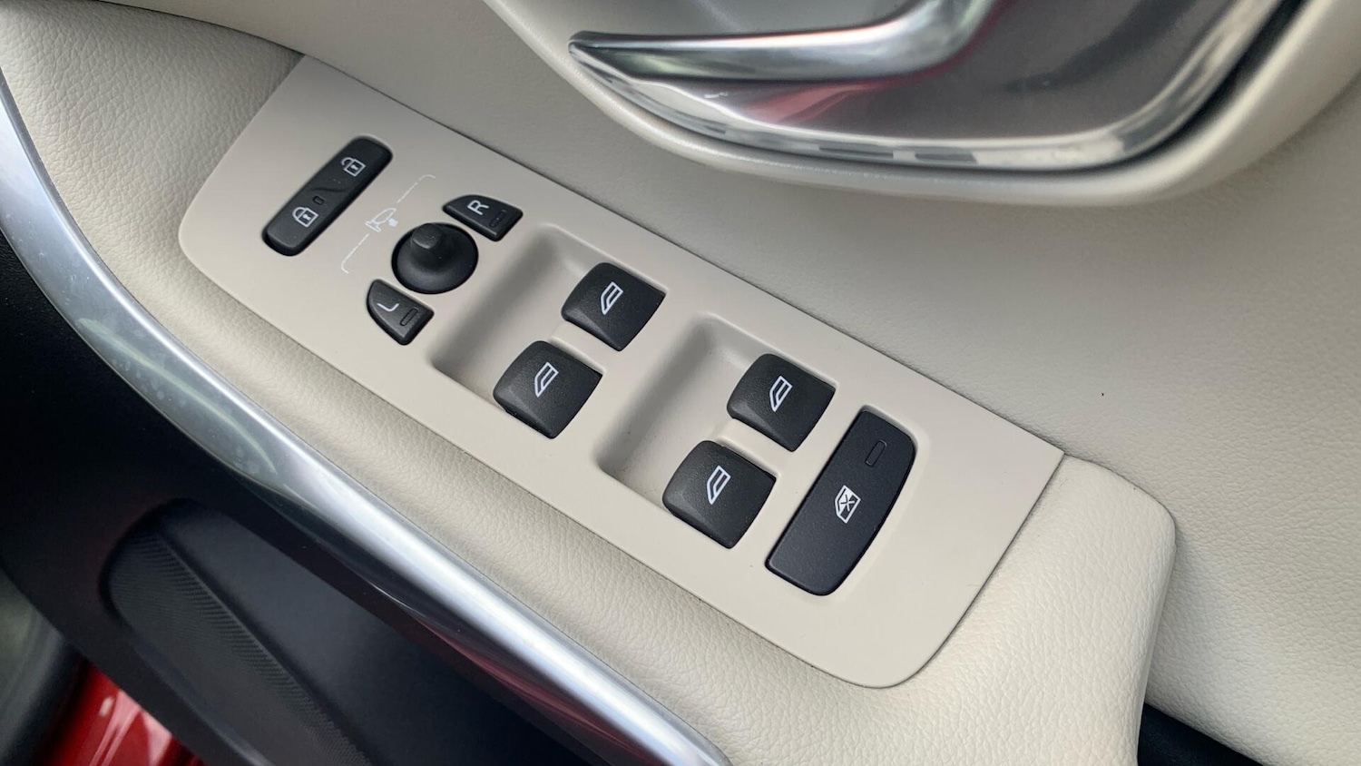 Used Volvo V40 2016 for sale - 78085961: Photo 24