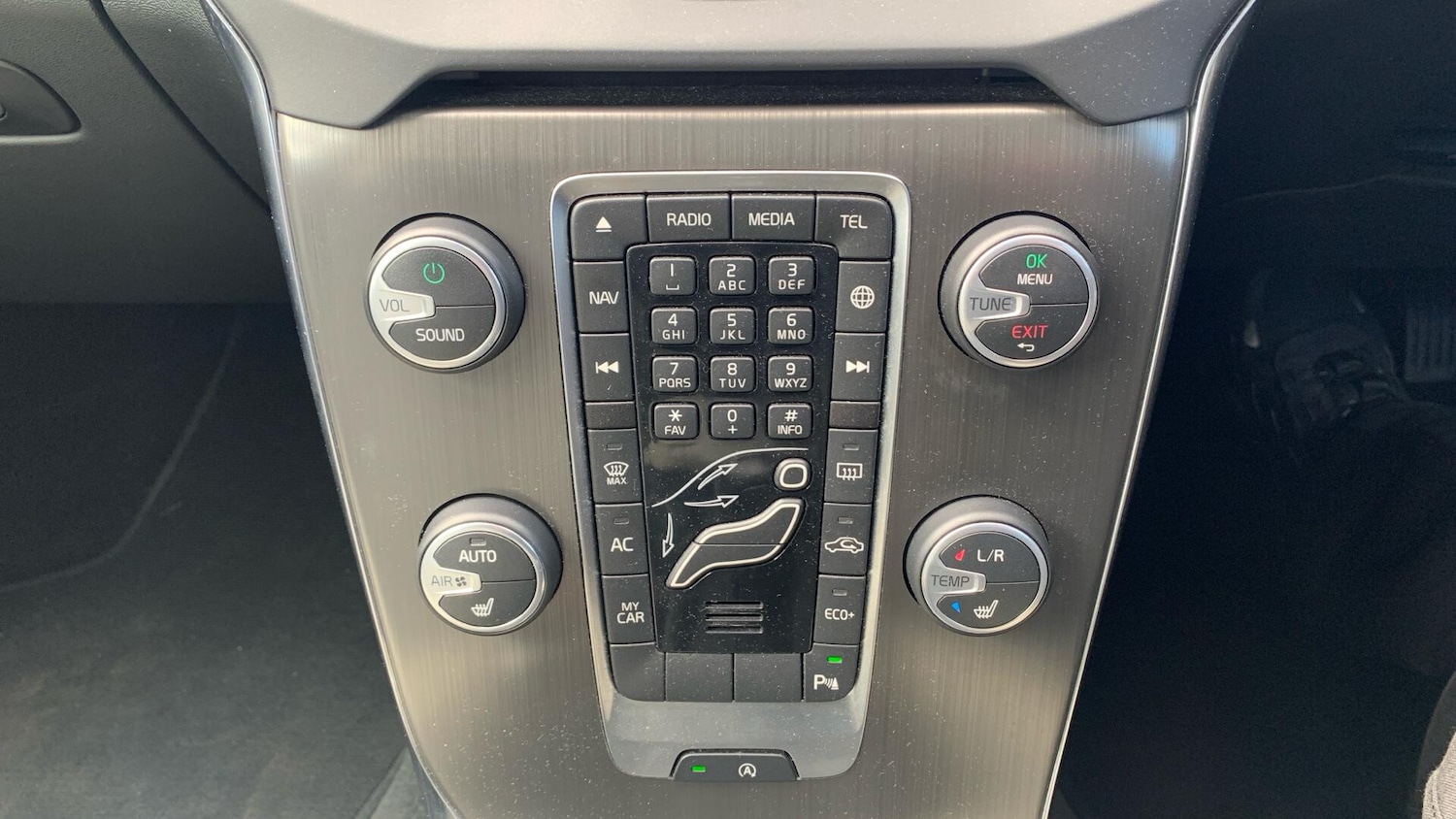 Used Volvo V40 2016 for sale - 78085961: Photo 25