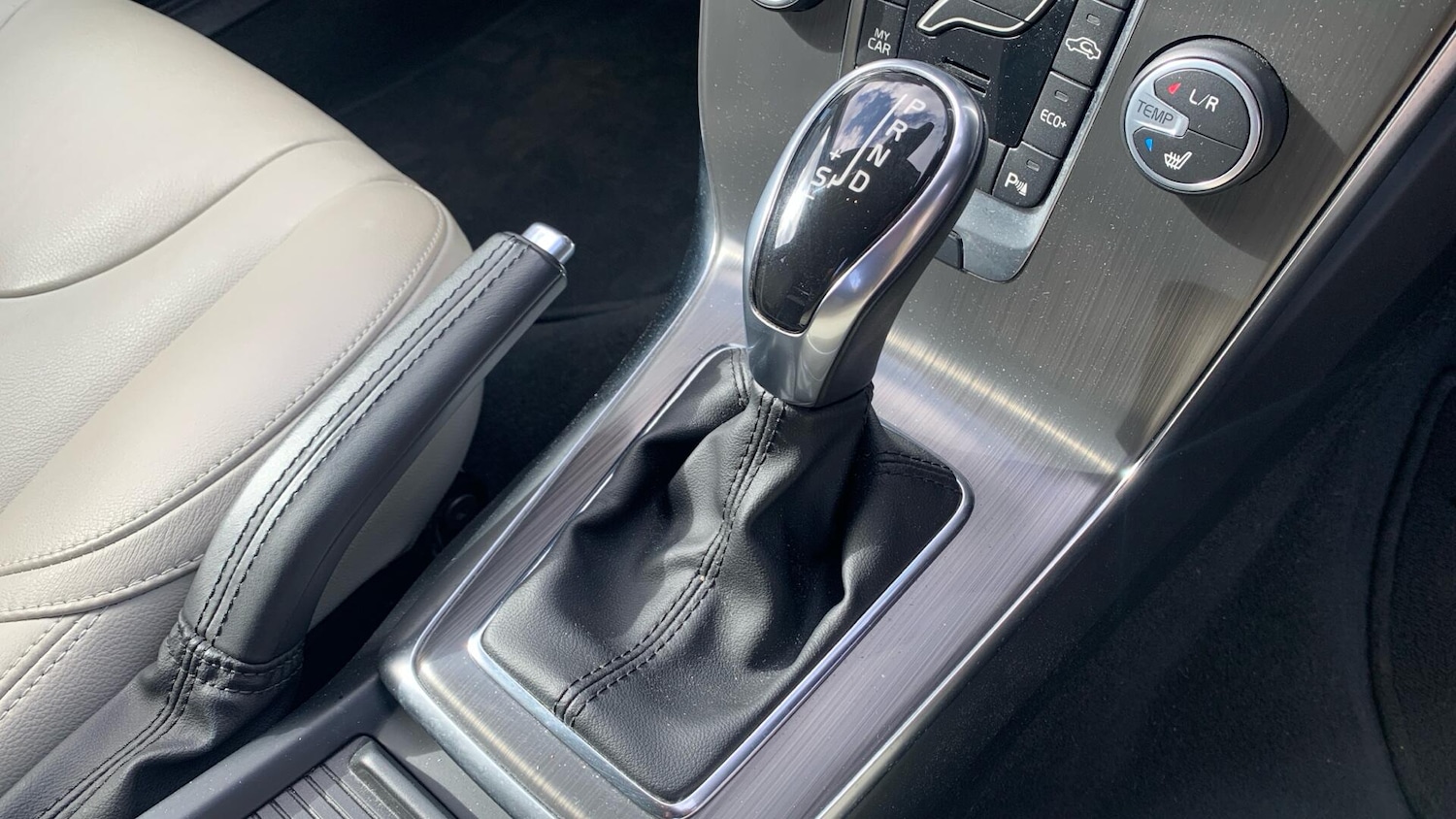 Used Volvo V40 2016 for sale - 78085961: Photo 26