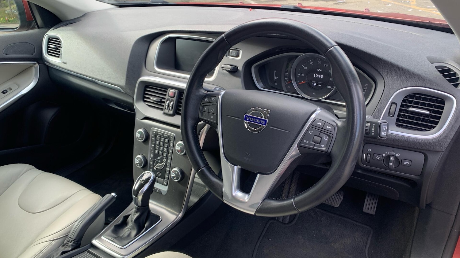 Used Volvo V40 2016 for sale - 78085961: Photo 4