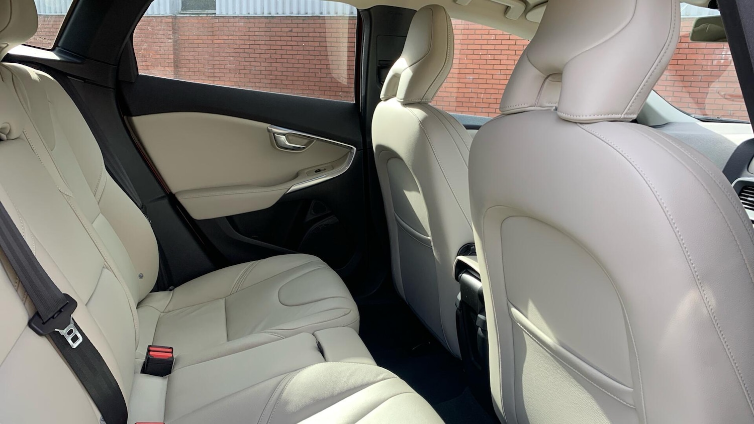 Used Volvo V40 2016 for sale - 78085961: Photo 6