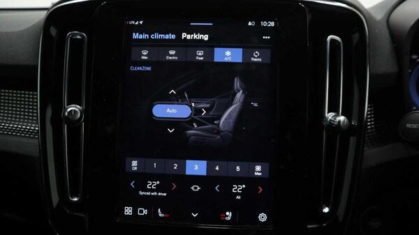 Used Volvo XC40 2024 for sale - 74213277: Photo 32