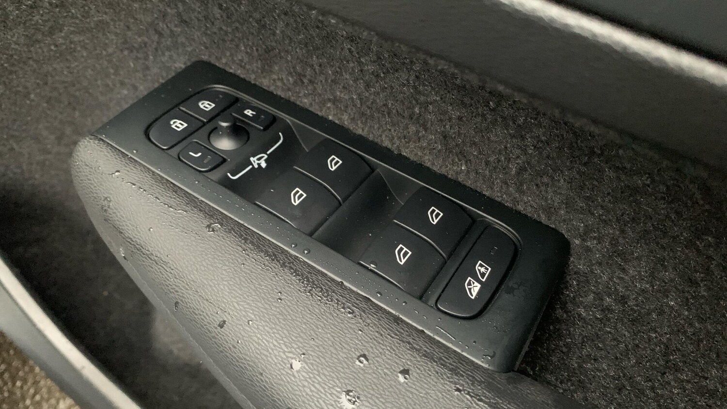 Used Volvo XC40 2025 for sale - 78047279: Photo 24