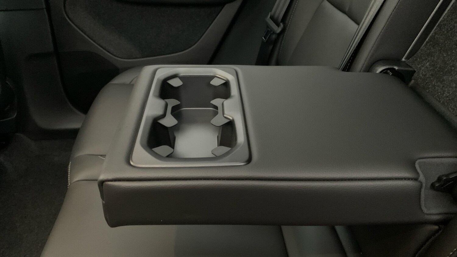 Used Volvo XC40 2025 for sale - 78047279: Photo 34