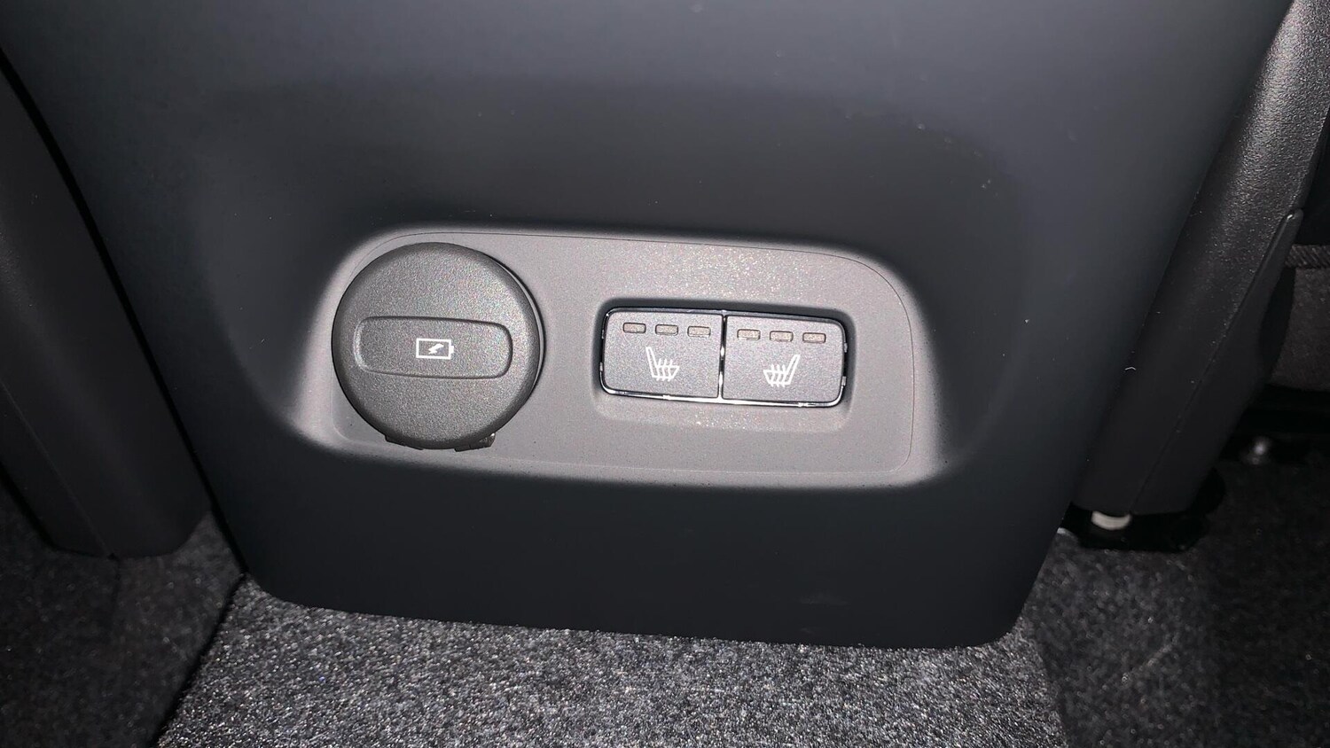 Used Volvo XC40 2025 for sale - 78047279: Photo 36