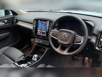 Used Volvo XC40 2025 for sale - 78047279: Photo