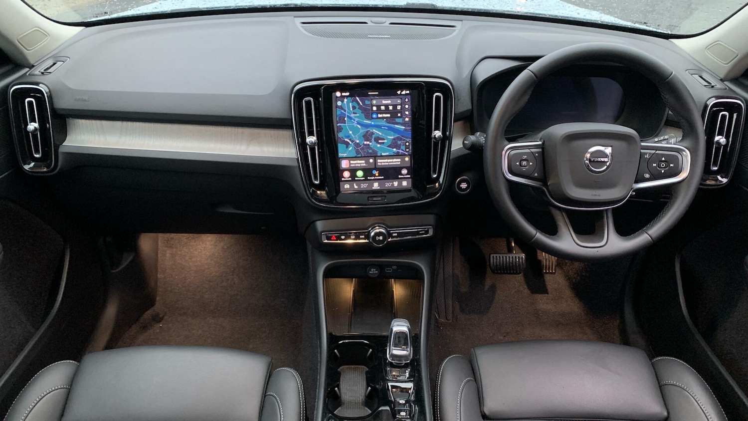 Used Volvo XC40 2025 for sale - 78047279: Photo 5