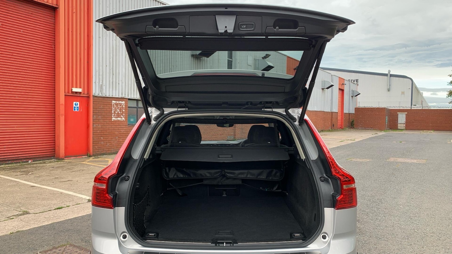 Used Volvo XC60 2022 for sale - 76918612: Photo 14